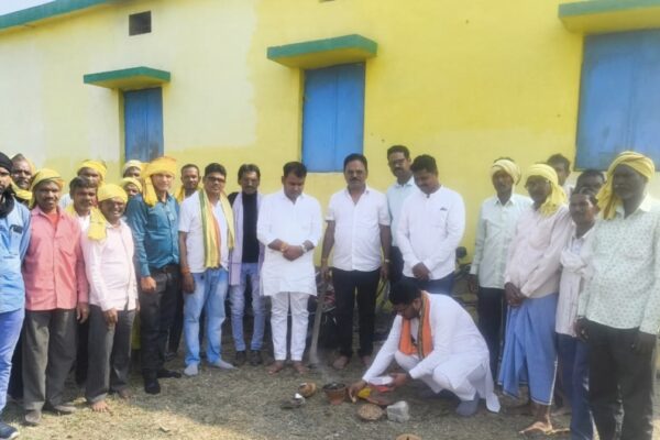 आदिवासी सामुदायिक भवन का भूमि पूजन सम्पन्न, समाज ने विधायक कौशिक के प्रति जताया आभार