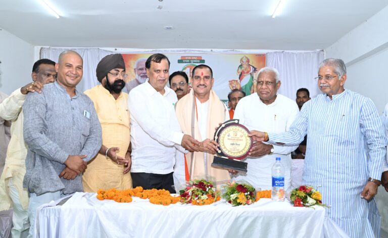एक राष्ट्र, एक चुनाव से लोकतंत्र को मिलेगी मजबूती, देश की विकास गति होगी तेज : सरगांव में आयोजित संगोष्ठी में वक्ताओं ने रखे विचार