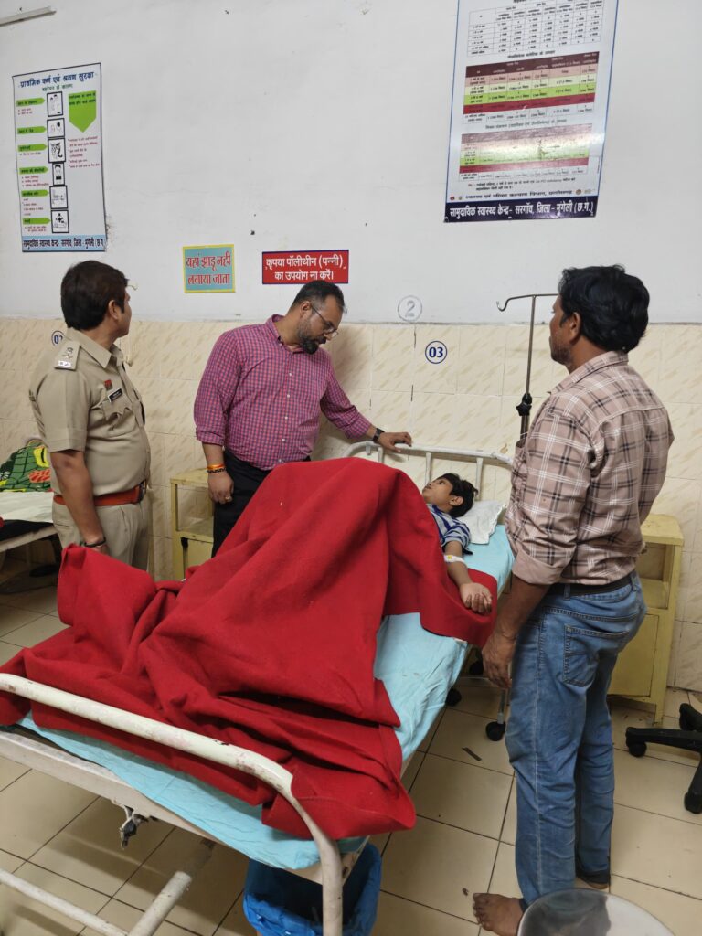 सरगांव अस्पताल की बदहाली पर कलेक्टर ने बदला प्रभारी, ग्रामीण बोले – “नया कलेक्टर तो नायक मूवी की याद दिला रहा है!”
