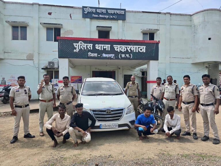 चकरभाठा पुलिस द्वारा लूटपाट के 02 प्रकरणों में 04 आरोपियों को किया गया चंद घंटों में गिरफ्तार