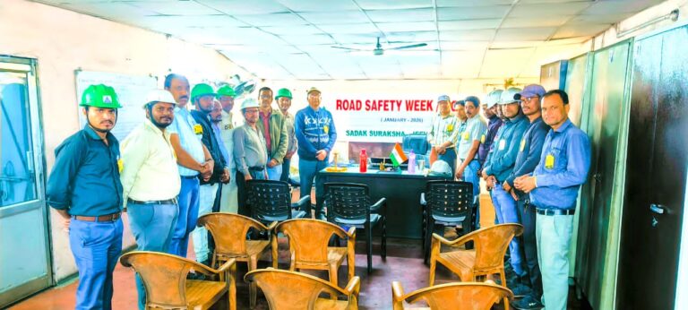 मंगल स्पंज एंड स्टील प्राइवेट लिमिटेड मै सड़क सुरक्षा माह का आयोजन
