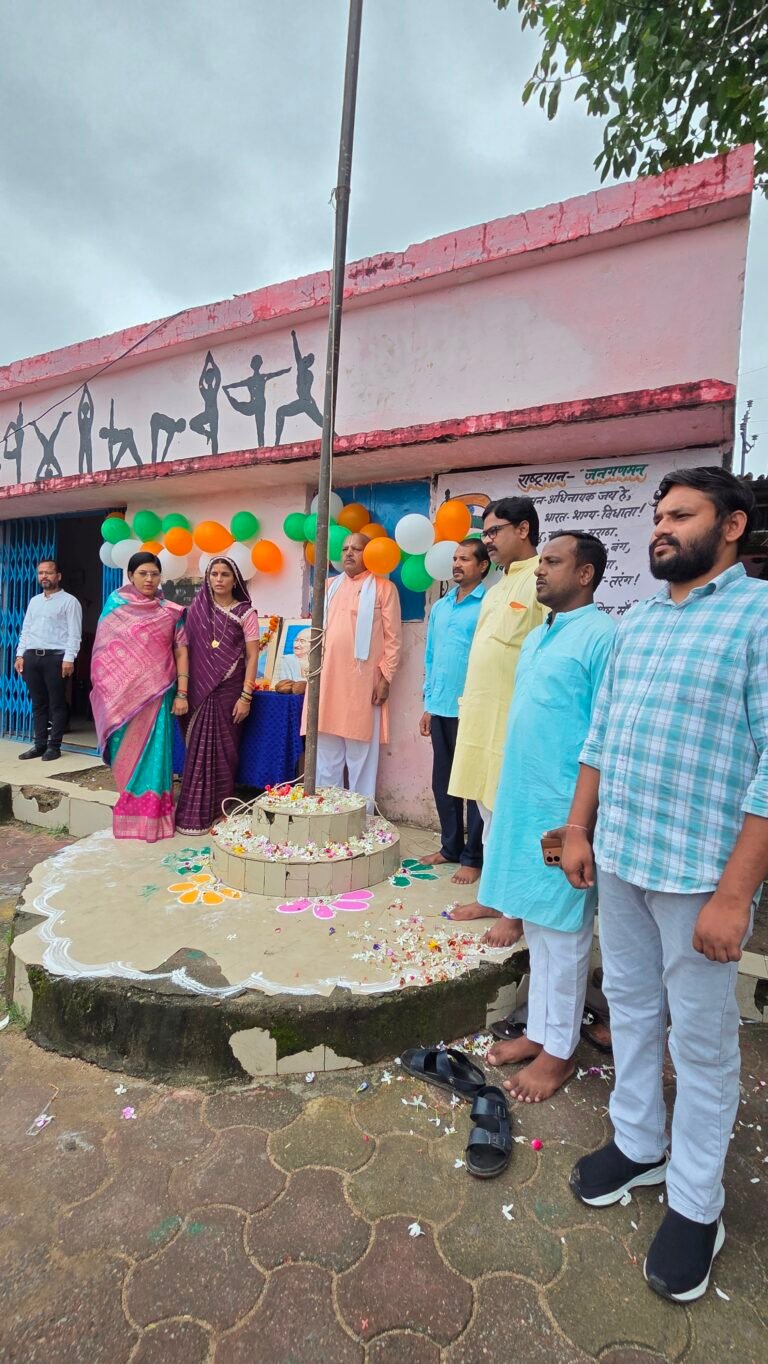 हर्षोल्लास के साथ मनाया गया 80वाँ स्वतंत्रता दिवस, पार्षद श्रीमती गायत्री लक्ष्मीनाथ साहू ने किया ध्वजारोहण