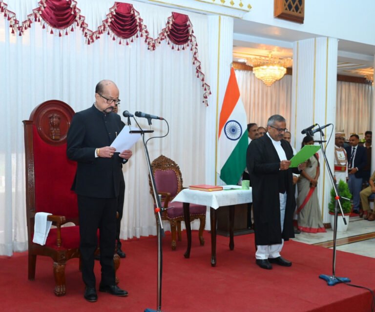 छत्तीसगढ़ हाईकोर्ट को मिला नया मुख्य न्यायाधीश, न्यायाधिपति कृष्ण राम महापात्र ने ली शपथ