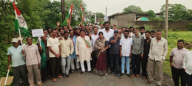 स्मार्ट मीटर और बढ़े बिजली बिल के विरोध में कांग्रेस का विद्युत कार्यालय घेराव