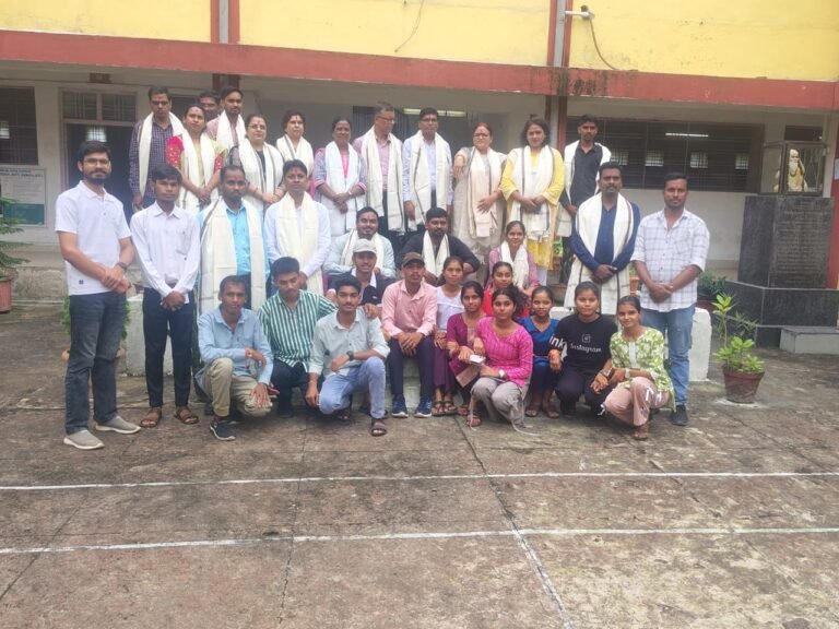 शिक्षक दिवस पर शिक्षकों एवं स्टॉफ का सम्मान