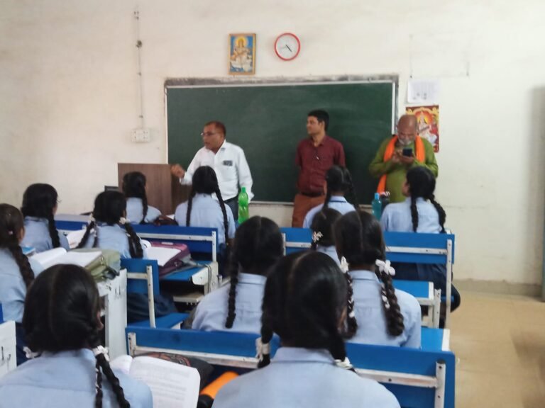 शिक्षकों की उपस्थिति और पढ़ाई में लापरवाही पर सख्ती प्राचार्यों से मांगा स्पष्टीकरण
